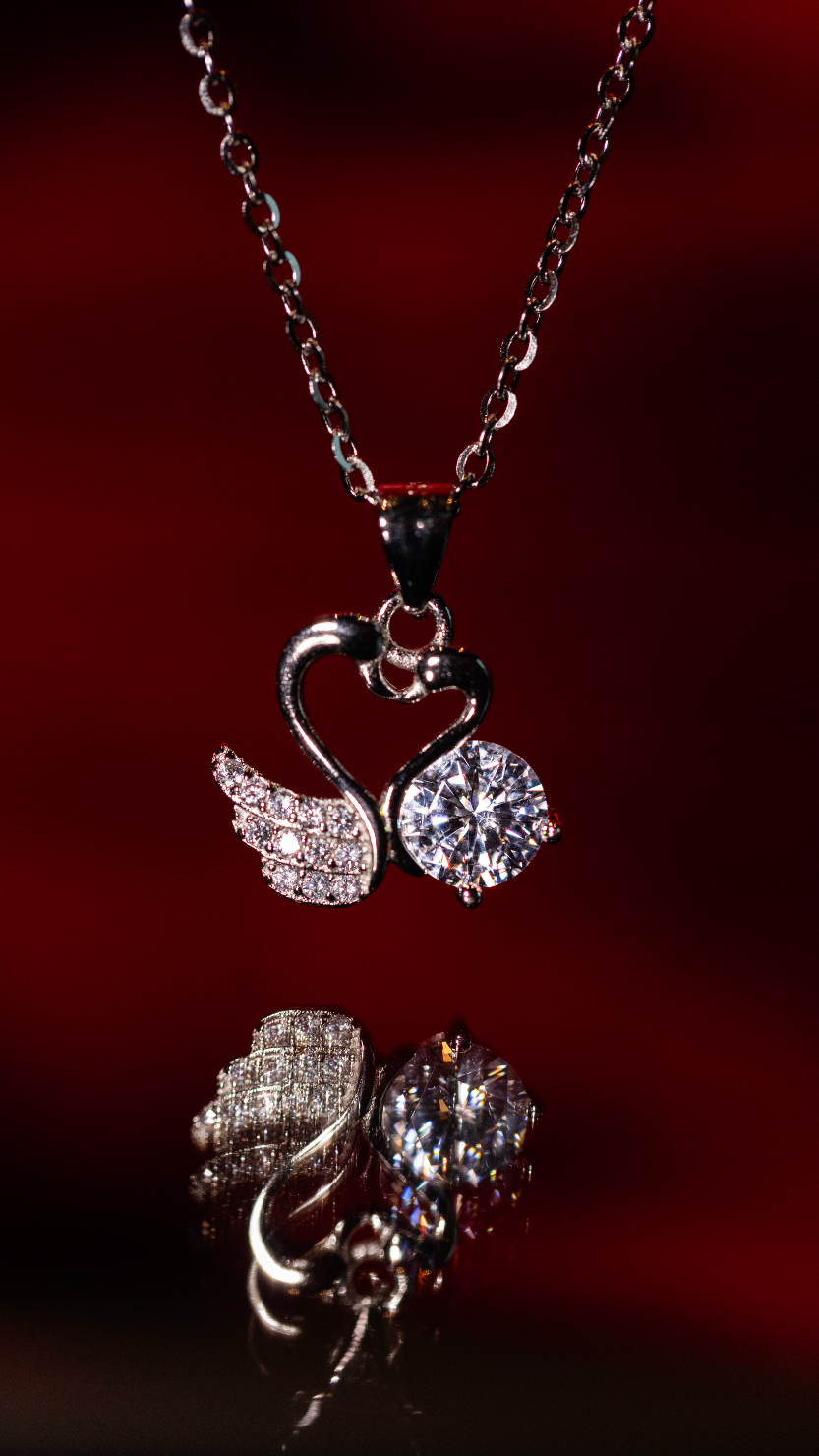 Hair and Fur to Diamonds | Luxury Gifts | Ashes Pendant | Anniversary Gift | Keepsakes | Custom Diamond | Ashes to Diamond | Memorial Diamond | Singapore