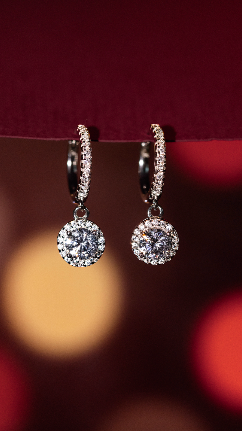 Hair and Fur to Diamonds | Luxury Gifts | Ashes Pendant | Anniversary Gift | Keepsakes | Custom Diamond | Ashes to Diamond | Memorial Diamond | Singapore
